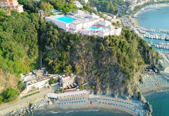 Punta San Martino has Balcony rooms