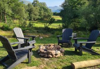 Birch Hollow, Fort William with outdoor fire pit has Balcony rooms