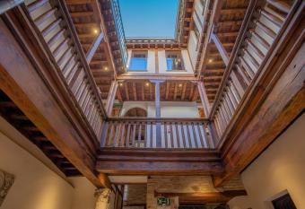 La Casa de la Tuerta by Toledo AP allows 18 year olds to book a room