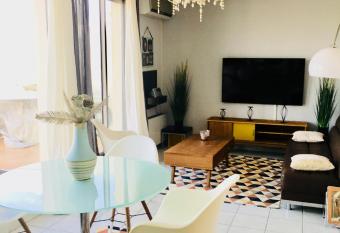 Les hauteurs de la Capelette has Balcony rooms