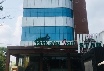 Hotel ParkwayInn allows 18 year olds to book a room