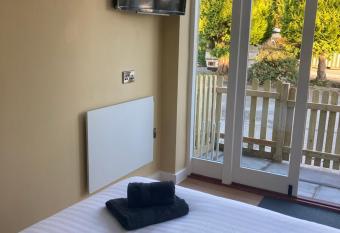 Whod Have Thought It Inn allows 18 year olds to book a room