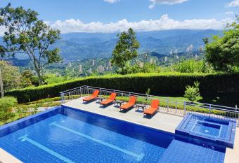 CasaMIA Hotel Boutique - Villeta allows 18 year olds to book a room