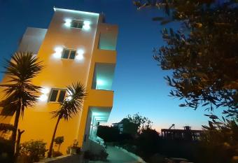 Villa Zotaj has Balcony rooms