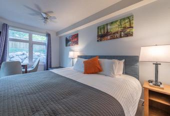 Luxurious Hotel Room with BBQ & a Huge Balcony 164- WindTower has Balcony rooms