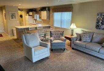 Escape To Branson has Balcony rooms