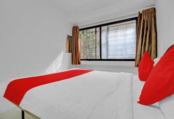 OYO Flagship 84734 Sai Seva Lodging allows 18 year olds to book a room