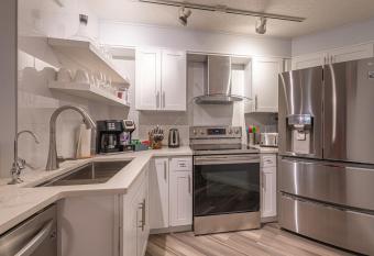 WindTower Lodge Luxury 2 Bedroom Suite for Larger Group (162/164) has Balcony rooms