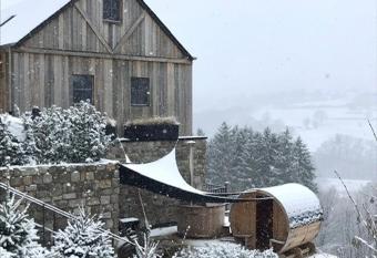 Suites de la vall  e 2 has Balcony rooms