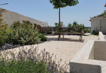  Au Coeur des Vignes  - private apartment & garden allows 18 year olds to book a room