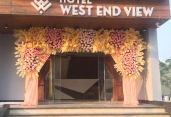 Hotel West End View has Smoking/Balcony rooms