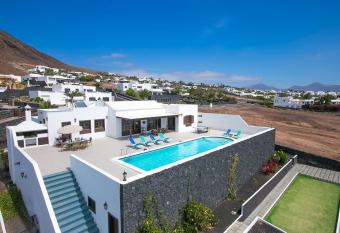 Casa Paula has Balcony rooms