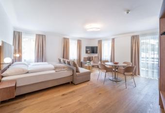 das mondsee has Balcony rooms