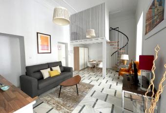 No 5 C  diz allows 18 year olds to book a room