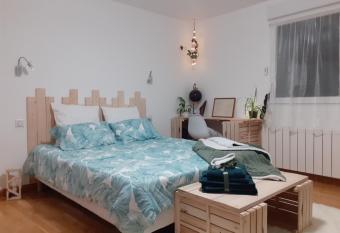 Eclosion de lumi  re has Balcony rooms