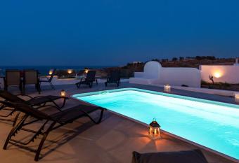 Villa Waves has Balcony rooms