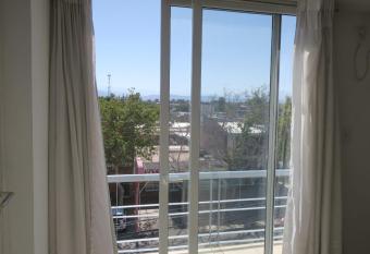Moderno y c  modo monoambiente en San Juan capital has Balcony rooms