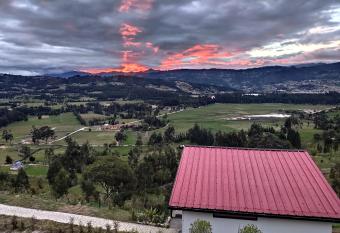 Caba  a Biosostenible en la Monta  a has Balcony rooms