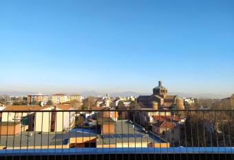 La Terrazza su Monza Casa Vacanze has Balcony rooms