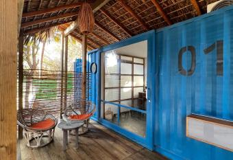 H20 Container Cabins has Balcony rooms