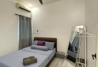 Sapphire Homestay has Balcony rooms