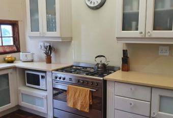 Madge s Cottage has Balcony rooms