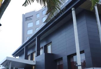 Holiday Home Ranchi allows 18 year olds to book a room