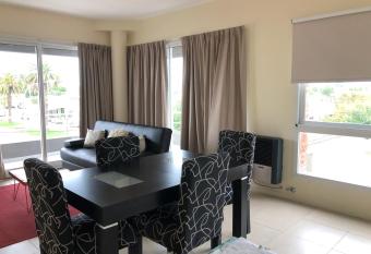 Bizitza Ona Alojamiento Ramallo 1 allows 18 year olds to book a room