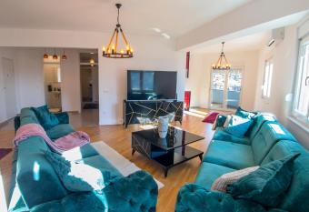 Apartment President allows 18 year olds to book a room