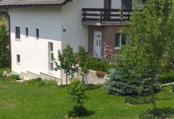 Apartman Suzana has Balcony rooms