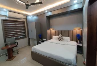 StayVilla Royal Executive Rooms allows 18 year olds to book a room