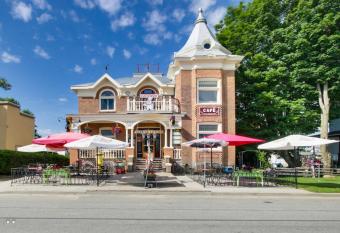 G  te De La Tour allows 18 year olds to book a room