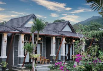 The Lava Bali Villa and Hot Spring has Balcony rooms