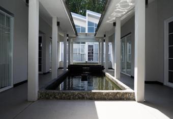 Villa Languket I has Balcony rooms