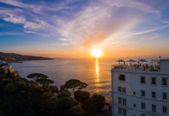 Hotel Mediterraneo has Balcony rooms