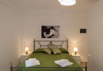 La Perla allows 18 year olds to book a room