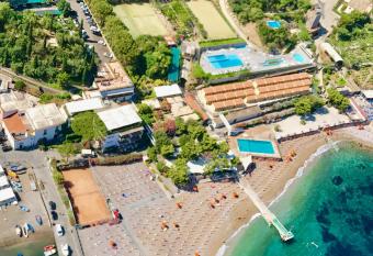 Hotel Le Axidie has Balcony rooms