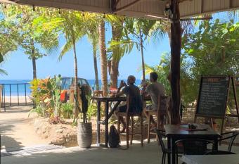 Beach Front Bahia has Balcony rooms