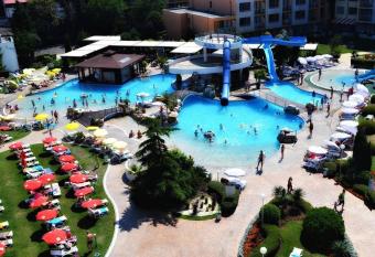 TRAKIA PLAZA Apartments allows 18 year olds to book a room