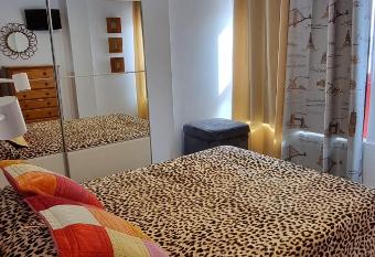 Alojamientos momi 2 allows 18 year olds to book a room