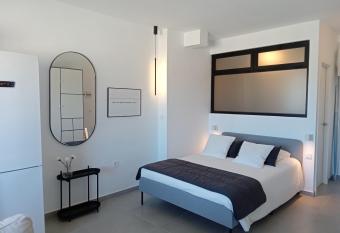 ESTUDIO EN TORREMOLINOS CENTRO has Balcony rooms