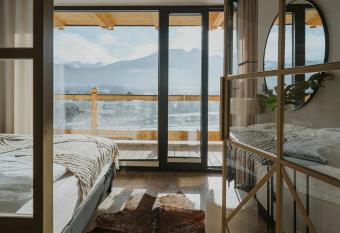 IJG Imperial Apartamenty Szymaszkowa allows 18 year olds to book a room