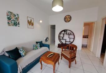 Appartement entier    Terre de Haut - Chez Odile allows 18 year olds to book a room