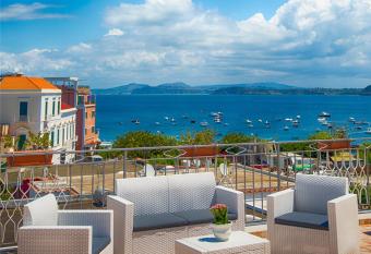 Hotel Noris has Balcony rooms