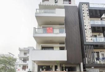 Capital O 85585 The Arjun Hotel allows 18 year olds to book a room