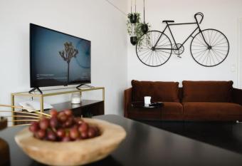 Hohes Apartment mit Weitblick   ber Augsburg has Balcony rooms