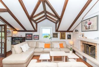 Apartments Vrande  i   has Balcony rooms