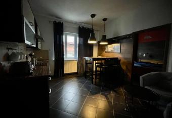 Stylov   apartm  nky allows 18 year olds to book a room