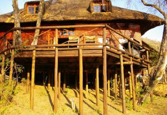 Fish Eagle Log Cabin has Balcony rooms