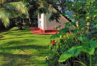 Hanthane.Lk has Balcony rooms